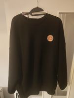 New York Knicks Black Sweater Sized XL