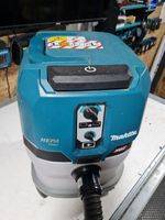 Makita 40VMax L-Class 205W 15L Brushless Dust Extractor (Body Only)