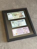 Quadro 3 Banconote Storiche Iraq Libia Siria – Saddam Hussein Gheddafi Assad