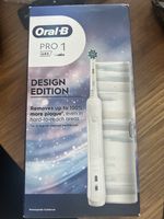Oral-B Pro 680 Rechargeable Electric 3D Toothbrush with Travel Case - Pink/White