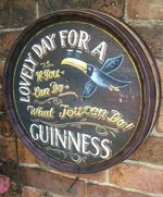 NICE GUINNESS ADVERTISING WOODEN BARREL TOP WALL HANGING PUB BAR DISPLAY TOUCAN