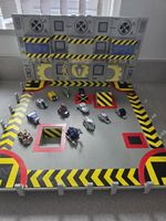 1998 ROBOT WARS MINIBOTS BATTLE ARENA with 12 Minibots