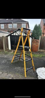 Young man Fibreglass Podium  6 Rungs And Safe Working Platform 