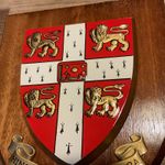 VINTAGE HAND PAINTED UNIVERSITY OF CAMBRIDGE  PLAQUE/SHIELD