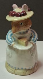 Vintage Royal Doulton Brambly Hedge Mrs Apple Figurine
