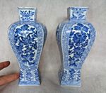 PAIR ANTIQUE CHINESE KANGXI c1700 BALUSTER VASES LOTUS & FLORAL DECORATION