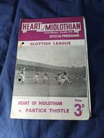 1953/54 HEARTS v PARTICK THISTLE Heart Of Midlothian Pin Holes 26/12/1953
