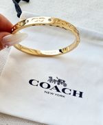 🌼 Coach Gold-toned Kissing C Charm Bracelet New