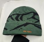 Arc'teryx Beanie for Outdoor Ski Dark Green Hat One Size Soft Stretch