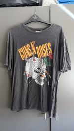 🌹Guns n’ Roses Pull & Bear washed black  Unisex T -Shirt Size M. 