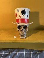Poly Resin Medium Poker Stars Themed Skull Head Large Top Hat Ornament