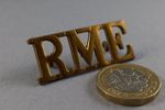 Original WW1 R.M.E. Shoulder Title Badge - Royal Marine Engineers - Scarce