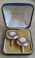 WEDGWOOD JASPERWARE CUFFLINKS, TERRACOTTA COLOUR & ROSE, GOLD PLATED, BOXED, VGC