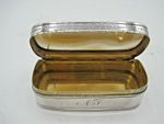 RARE SCOTTISH PRESENT GEORGIAN 1829  SILVER, GILT LINED  SNUFF BOX.  LARGE AGATE