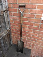 Bulldog Type Builders Garden Grafter Spade Heavy Duty Strapped Construction