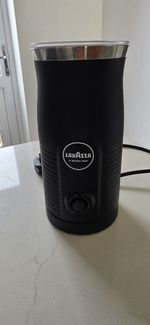 Lavazza A Modo Mio Electric Milk Frother & Warmer Black