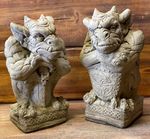 STONE GARDEN LARGE PAIR OF GARGOYLE GREMLIN PILLAR CAP STATUE ORNAMENTS