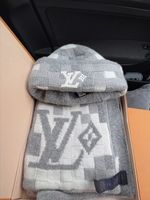 Louis Vuitton Damoflage Pearls Crush Grey Beanie with matching scarf. 