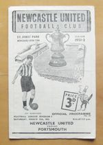 NEWCASTLE UNITED v PORTSMOUTH 1951/1952 *VG Condition Football Programme*