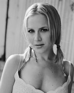 Benz, Julie (7341) 8x10 Photo