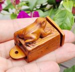 M8207 : 2" Hand Carved Boxwood Netsuke Figurine Carving - Funny Little Frog