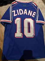 Zinedine Zidane France Hand Signed Beckett Witness #10 Jersey 
