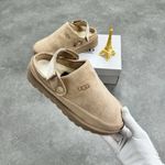 Women Uggs slippers (sizes 3 to 8)
