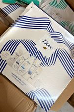 RARE Dove Time to Refresh Blue Gift Set Hydrate, Body Lotion DAMAGE BOX