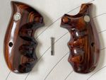 Smith and Wesson Rosewood N frame round grips