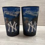 Pair New York Yankee Stadium Souvenir Cup Lenticular Hologram MLB 2013