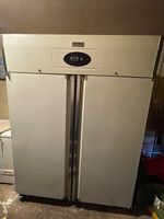 TEFCOLD RK1420 Reach-In Refrigerator 870L 2 Solid Doors 1 Section