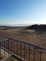 SANDBANKS POOLE DORSET SEA FRONT  Beach Hut For "Daily Hire". Message For Dates