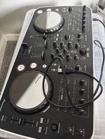 Pioneer DDJ-ERGO 2-Deck 2-Channel DJ Controller Built-in Mixer Loop/Sampler