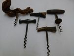8 VINTAGE CORK SCREWS 2 HORN 4 WOOD 1 CAST 1 BOTTLE OPENER