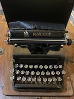 ANTIQUE BAR-LET No2 OF NOTTINGHAM PORTABLE TYPEWRITER IN METAL CASE  DATED 1925