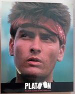 LARGE POSTCARD PLATOON Charlie Sheen