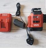 Hilti PM 30 MG Green Multi-Line Laser with Battery and Charger Good Condition