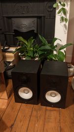 Yamaha HS8 Active Studio Monitor Speakers Black, Pair