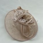 Vintage Peter Bettley Beige Floral & Feathers Disc Hatinator Fascinator Wedding