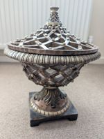 Decorative Urn With Removable Lid