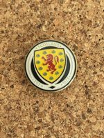 SCOTLAND NATIONAL TEAM CREST METAL/ENAMEL PIN BADGE  INCLUDES DELIVERY WITHIN UK