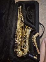 Elkhart 100AS Alto Saxophone with Case & new Trevor James Z8 Mouthpiece
