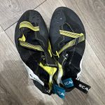SCARPA Veloce Men's Climbing Shoes EU 45 Black Yellow Grey Colourway