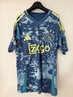 Ajax football jersey men’s size small