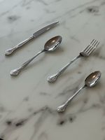 Silver 16-Piece Cutlery Set – 18/10 Stainless Steel –Dishwasher Safe