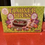 VINTAGE WOODEN FLOWER PRESS FROM SPEAR'S 1990 IDEAL CRAFT ART PLUS INSTRUCTIONS