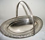 ELEGANT SILVER PLATED PASTRY/BONBON BASKET with HANDLE * William Hutton & Sons*