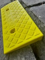 Portable Plastic Curb Ramp/ Threshold Ramp 48x22x5 cm Yellow