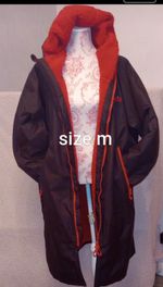 Ladies Dry Robe Size M Red/Black vgc