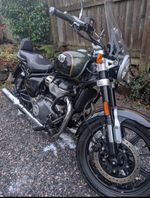 Royal Enfield Super Meteor 650 Motorbike
